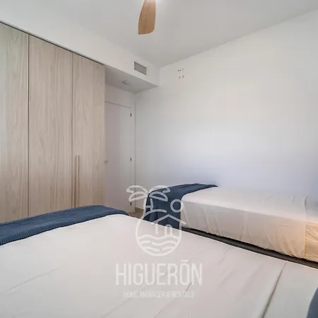 Lägenhet Higueronrentals Blue Oasis